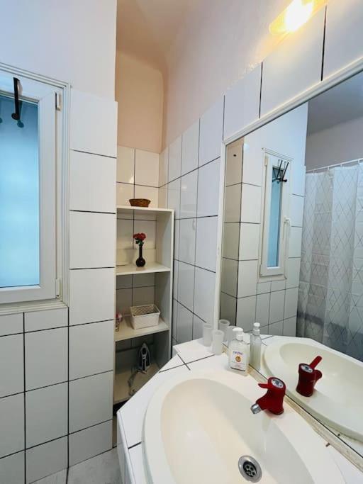 Downtown Unirii Square Private Economy Rooms With Shared Amenities บูคาเรสต์ ภายนอก รูปภาพ